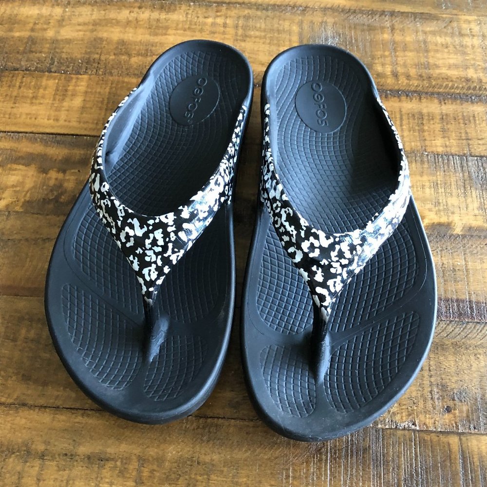 OOFOS OOLALA limited Animal print Sandals